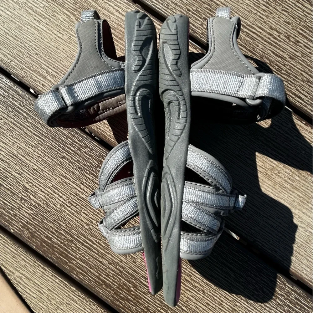 Teva Shockpad Tierra Kids' Glittery Gray Silver Pink Adjustable Sandals Size 2